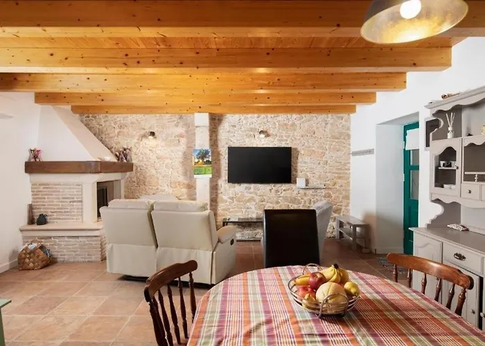 House With A Parking Space Valtura, - 24732 * Πούλα